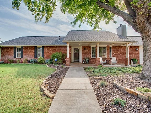 2nd image of 1009 Briar Ridge Rd