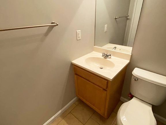 5th image of 550 Lowell Ave APT 5