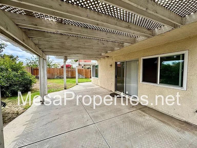 14925 Dandelion Ct — Photo 21