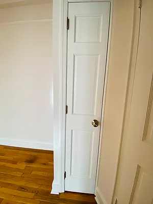 Rented by Metropolis Real Estate of Manhattan | media 24