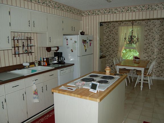 Kitchen Bfst Nook.