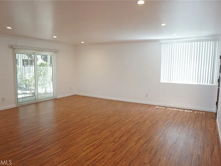 4610 Densmore Ave #20 — Photo 20