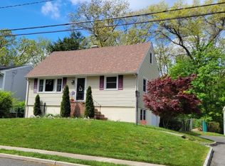 51 Rafkind Rd, Bloomingdale, NJ 07403
