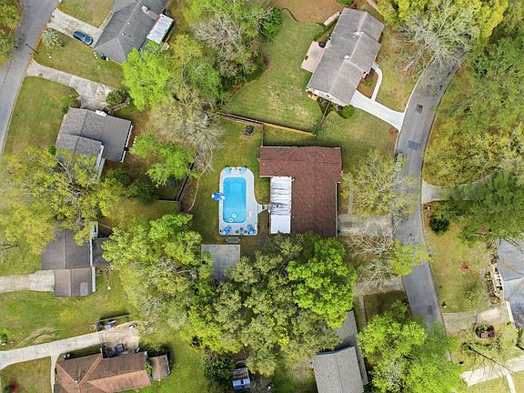 3rd image of 3120 Briarwood Dr