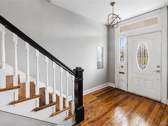 3rd image of 2217 Idlewood Ave