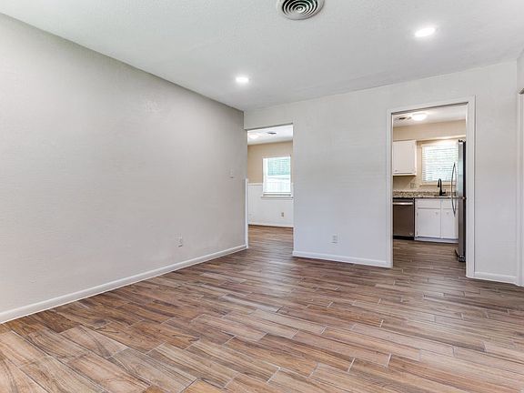 3rd image of 5617 Wheaton Dr