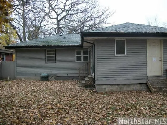 1834 3rd Ave — Photo 2