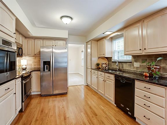 4th image of 6270 Seton Hill Pl