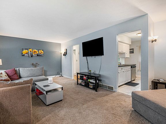 3rd image of 6244 Parkview Ave
