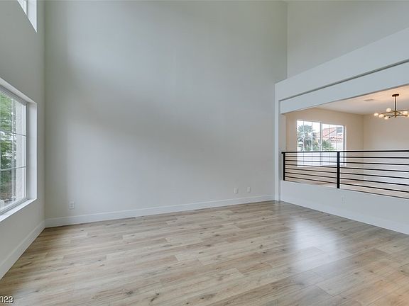 5th image of 1053 Aspen Valley Ave