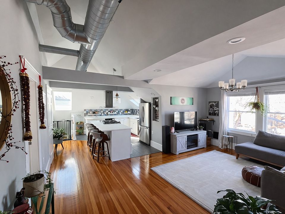 1st image of 40 Winthrop St #3