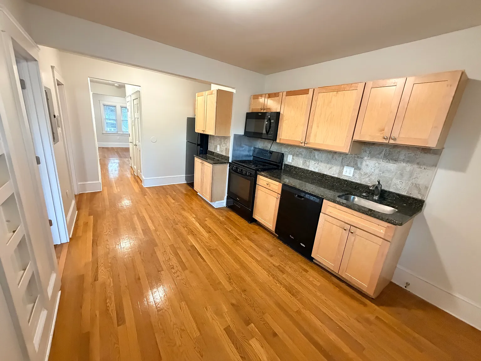 2 bed, 9999 sqft, $2,300 — Photo 1