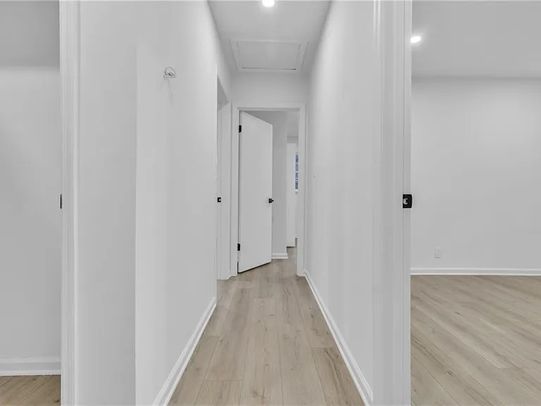 3296 Columbia Woods Dr — Photo 33
