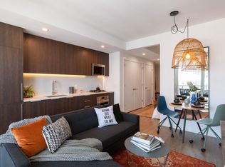 220 W Hill St #2005, Chicago, IL 60610