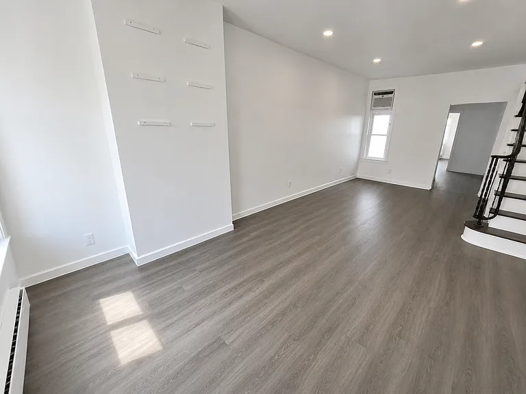 3055 Chatham St — Photo 2