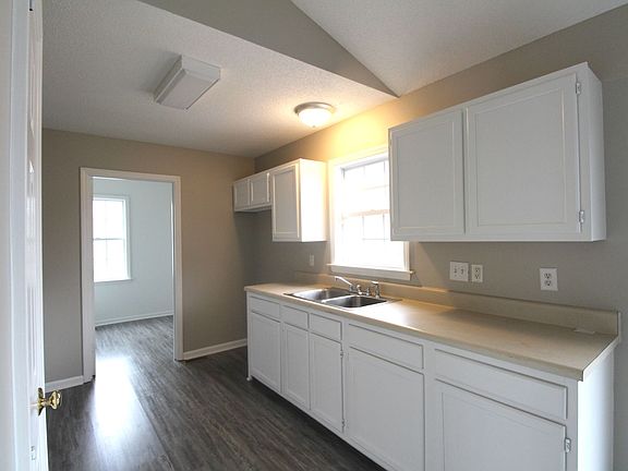 5th image of 215 Old Treybrooke Dr