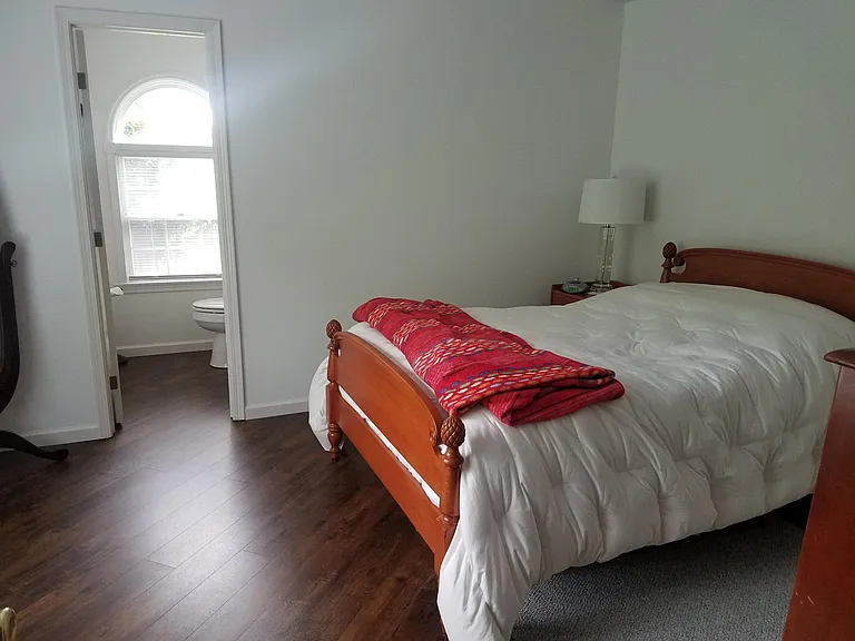 910 Sterling Ct — Photo 21