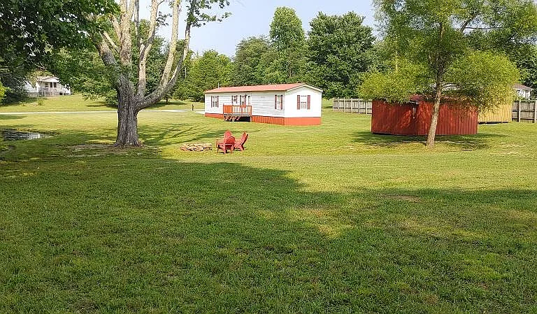 576 Lovejoy Rd — Photo 2