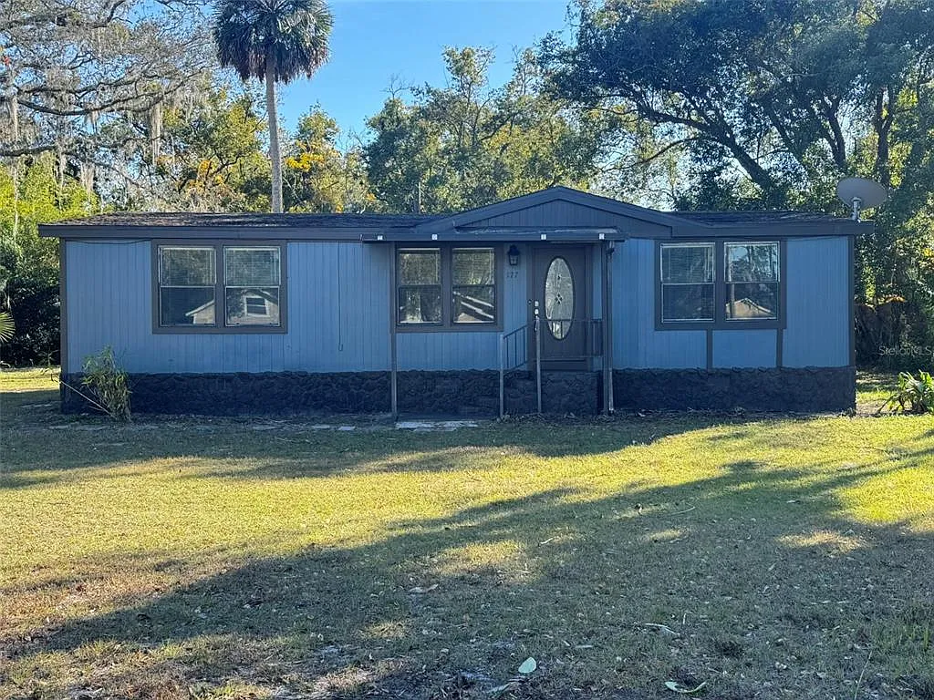 3 bed, 2.0 bath, 1144 sqft, $1,950 — Photo 1