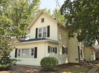 248 W Chestnut St, Burlington, WI 53105