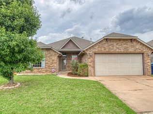 2417 SE 89th Ter, Moore, OK 73160