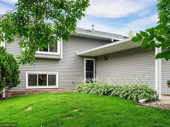 3rd image of 2808 Sunnyside Cir