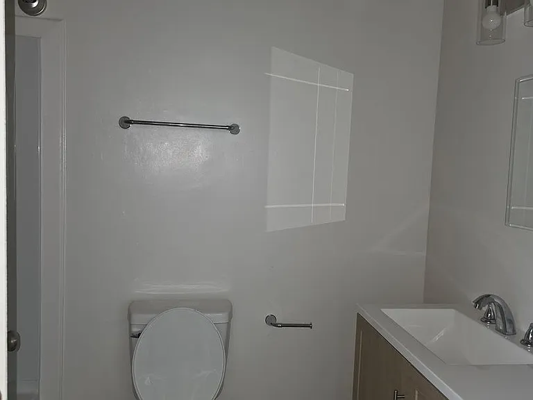 260 Green St — Photo 6