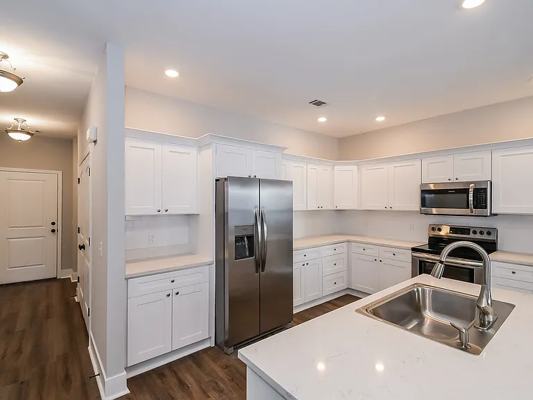 67 Greyfield Dr — Photo 7