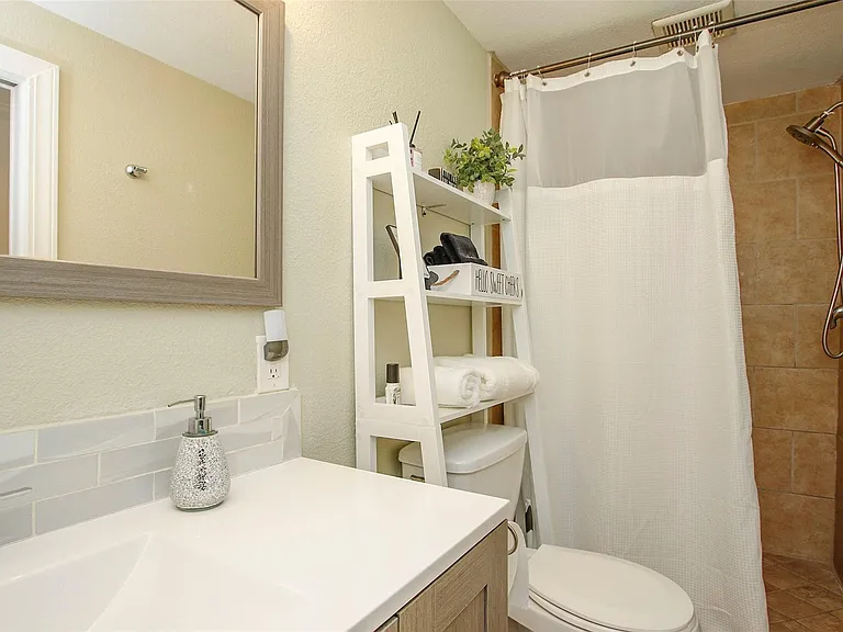 1518 Sabine St — Photo 35
