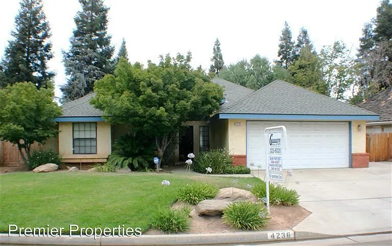 4236 W Los Altos Ave photo 1