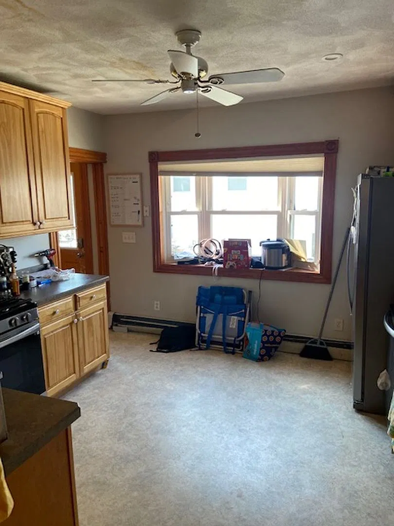 Huge 3 Bed 2 Bath Single Family on Fruit Hill — Photo 4