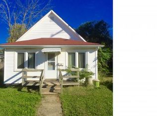 606 W Locust St, Fairbury, IL 61739