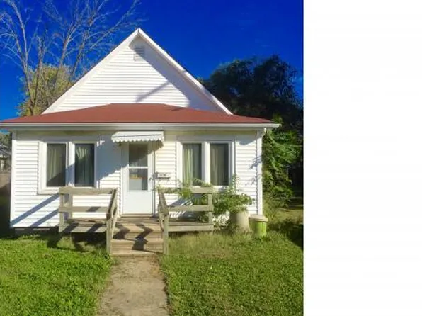 606 W Locust St, Fairbury, IL 61739