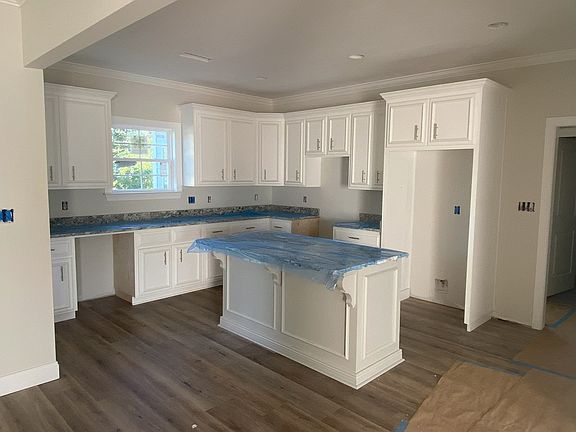 4th image of 115 Donley Dr