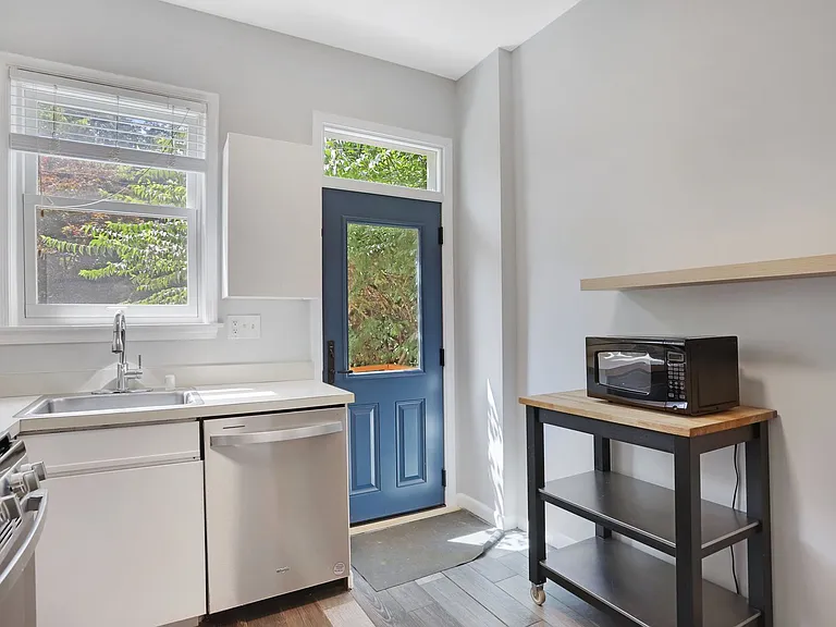 1373 N Carolina Ave NE — Photo 18