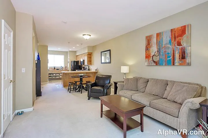 2 bed, 2.5 bath, 1346 sqft, $2,200 — Photo 2