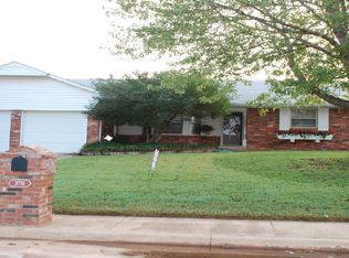 3716 Meadow Ln, Edmond, OK 73013