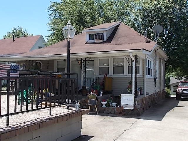 2nd image of 602 N 2nd St