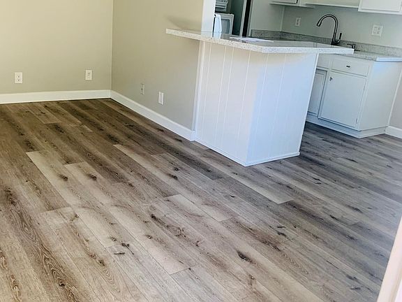 4th image of 815 Loma Ave APT 8