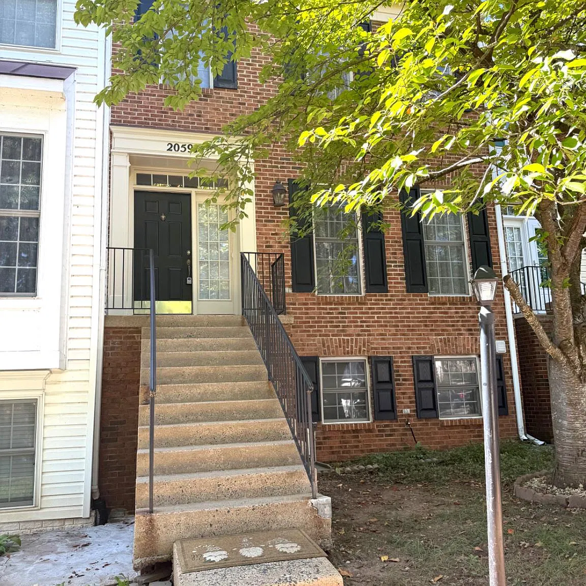 3 bed, 3.5 bath, 2304 sqft, $3,200 — Photo 2