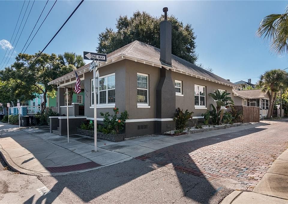 1st image of 754 4th Ave N