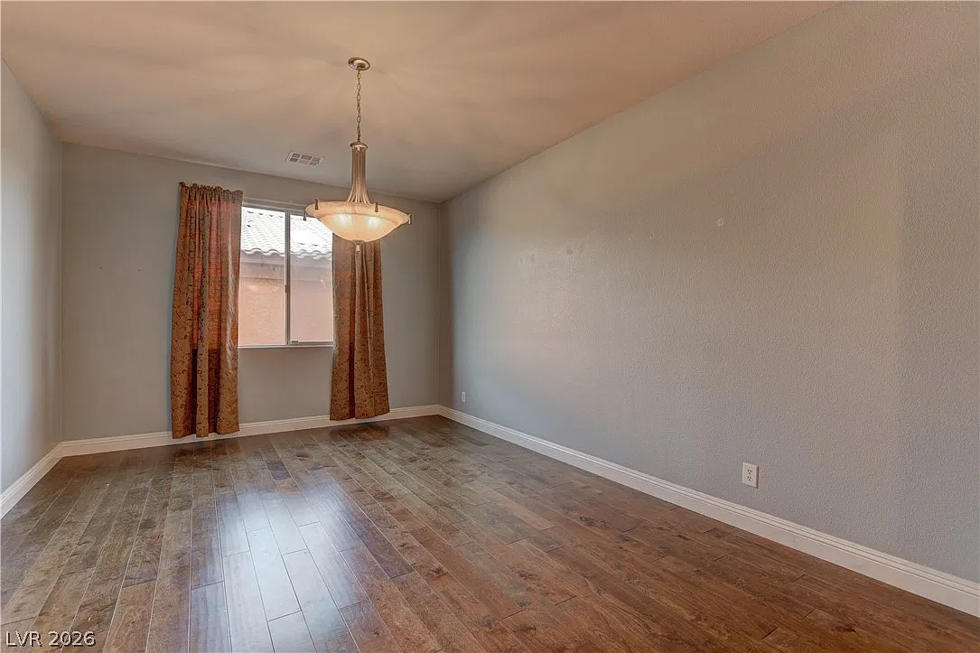 4 bed, 2.5 bath, 2688 sqft, $2,699 — Photo 4