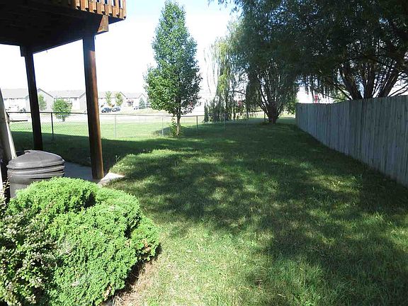 4th image of 1360 Logan Ct