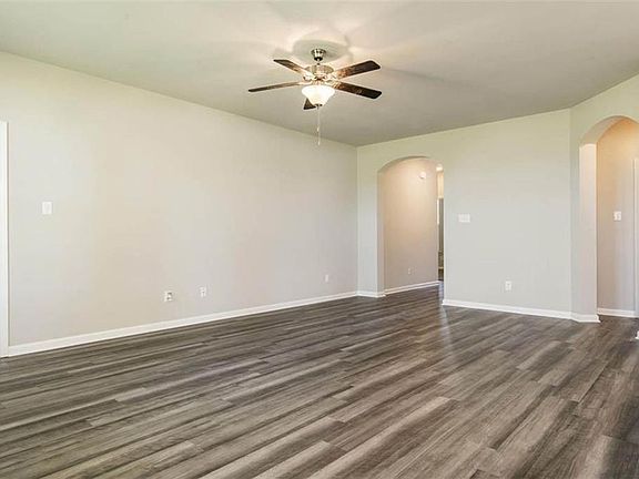 4th image of 1628 Reserve Dr