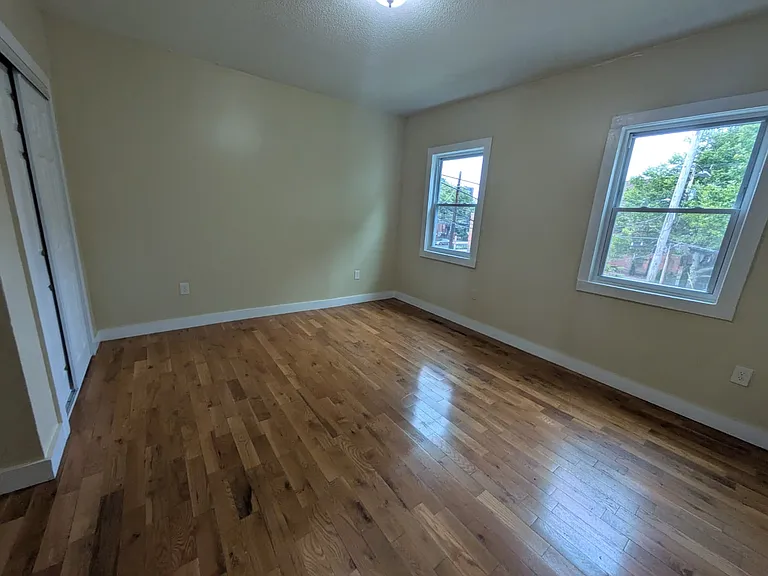 564 Howard Ave #2 — Photo 7