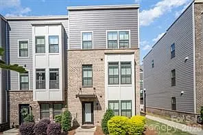 3 bed, 2.5 bath, 1756 sqft, $2,800 — Photo 2