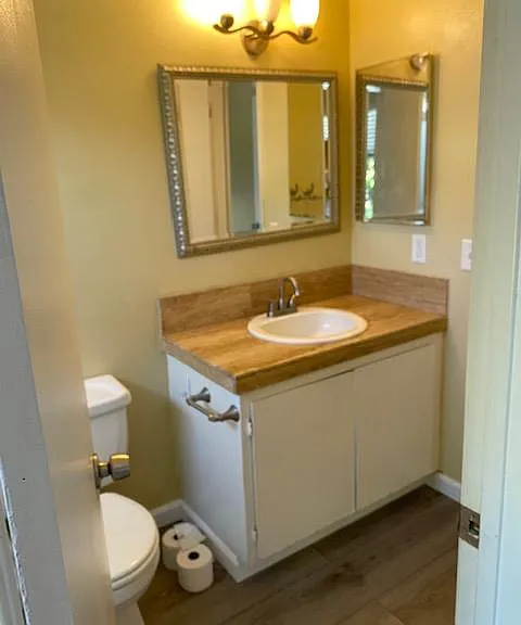 438 N Vine St #C — Photo 16