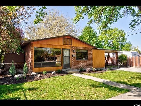 3rd image of 1049 N Taffeta Dr