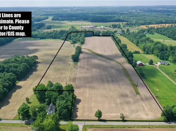 Snode St NE, Alliance, OH 44601