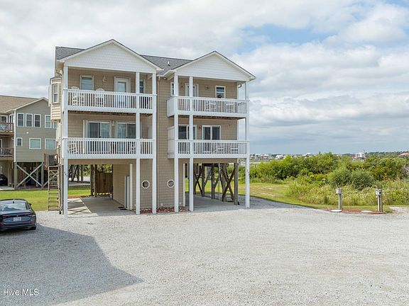 3rd image of 209 Pinellas Bay Drive